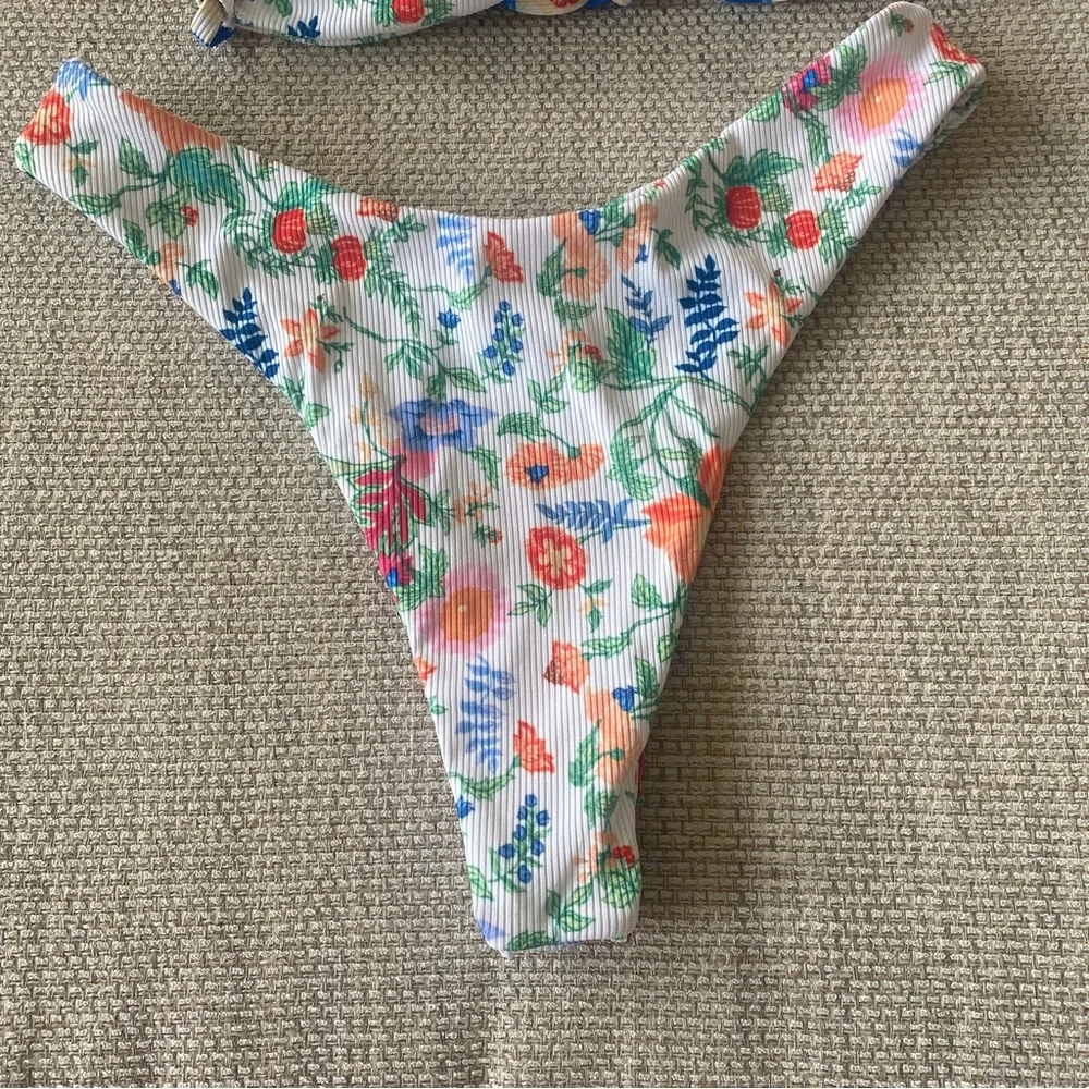 Floral Print White & Coral Women's Bikini Set. NWOT